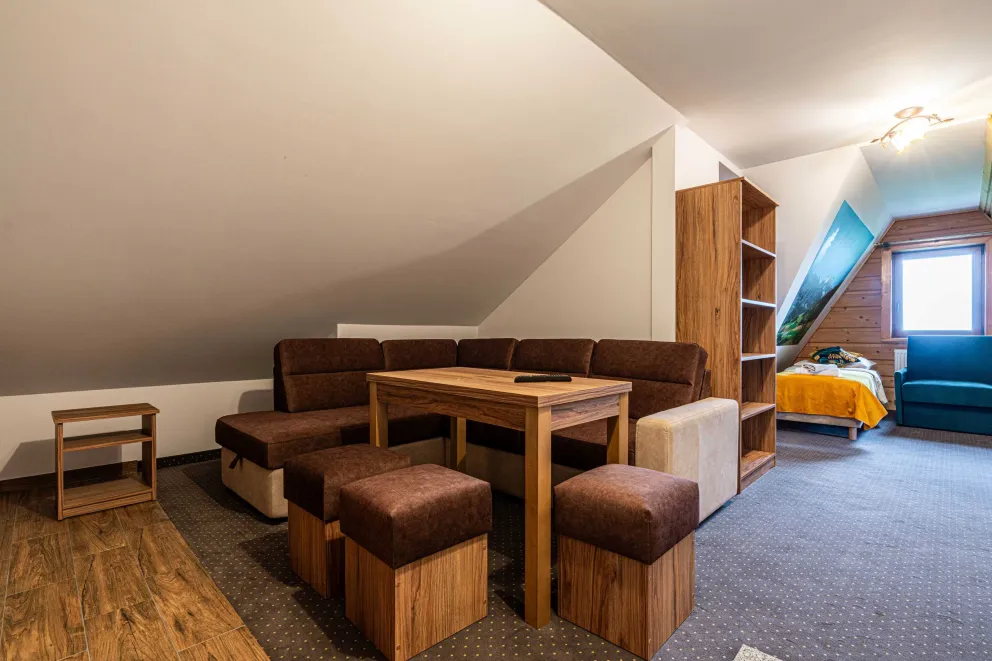 Apartament 5 osobowy na poddaszu
