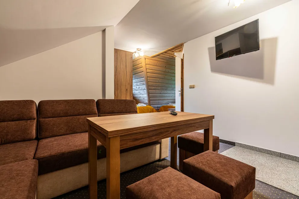 Apartament 5 osobowy na poddaszu