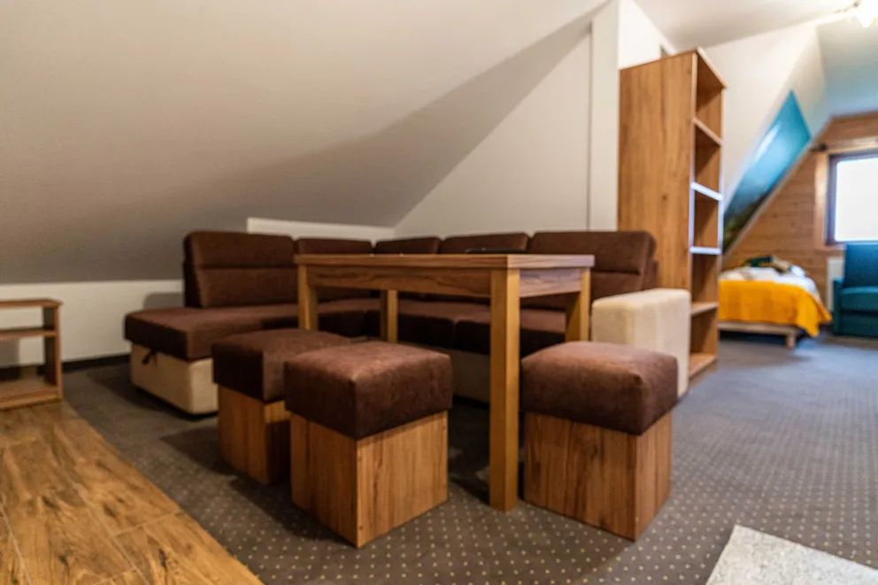 Apartament 5 osobowy na poddaszu